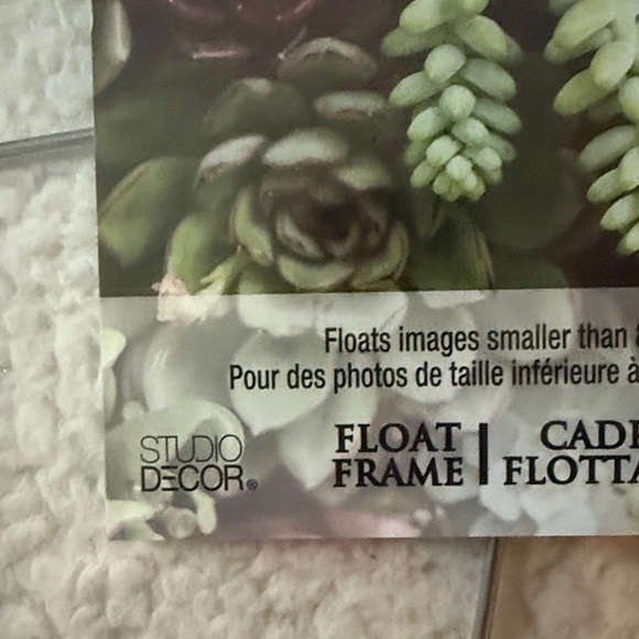 Gold Floating Frame Set - Picture 2 of 3